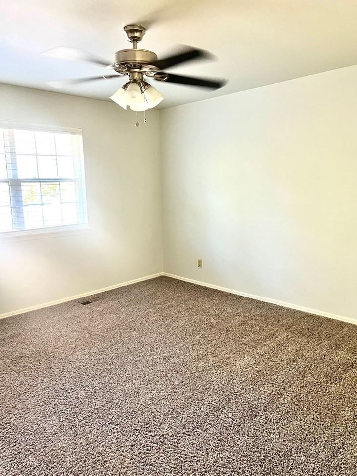 803 S 24th St #B - Photo 7 of 11