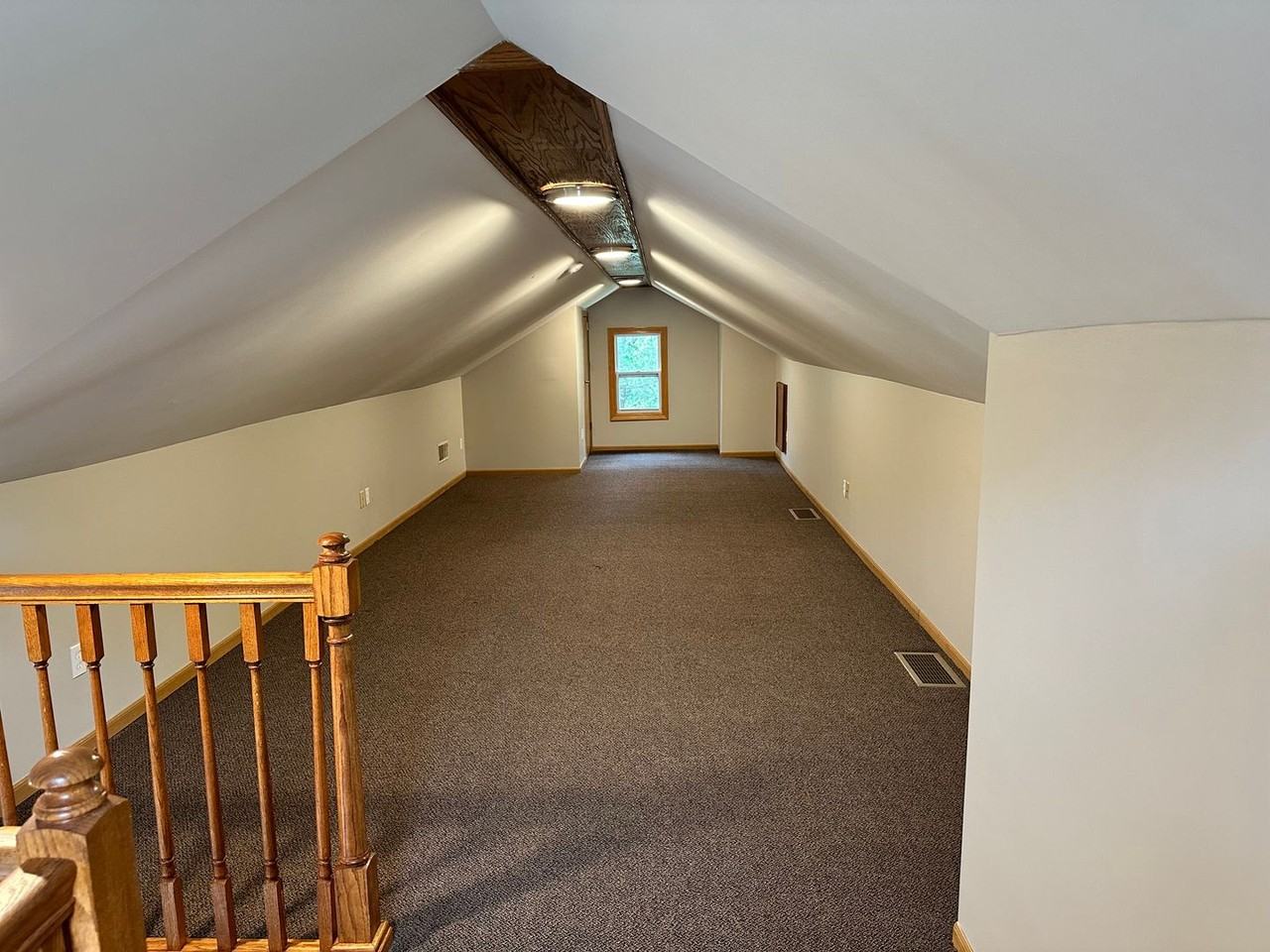 715 Utica Ave - Photo 3 of 11