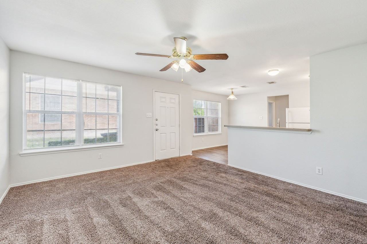 7912 Marydean Ave - Photo 5 of 24