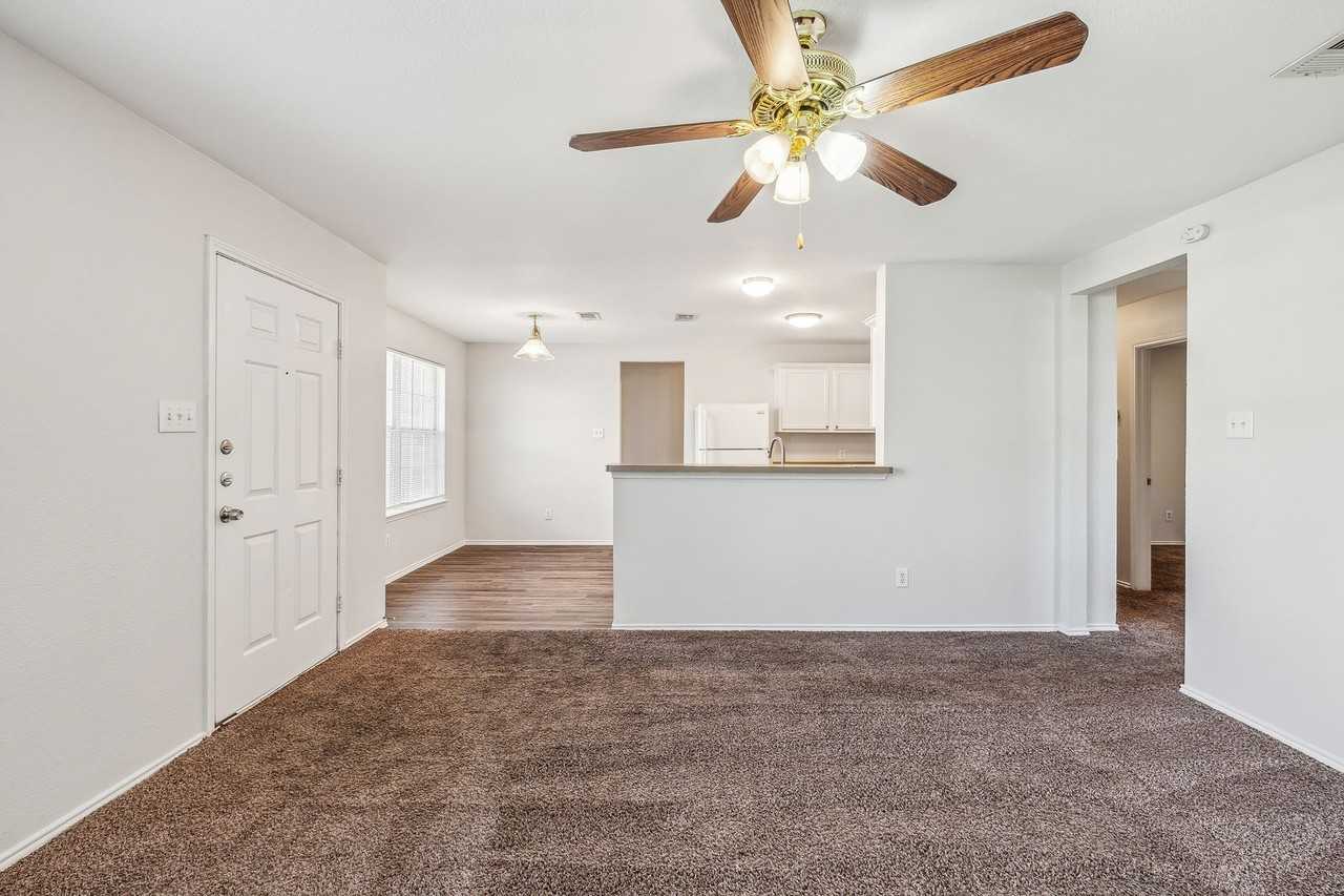 7912 Marydean Ave - Photo 6 of 24