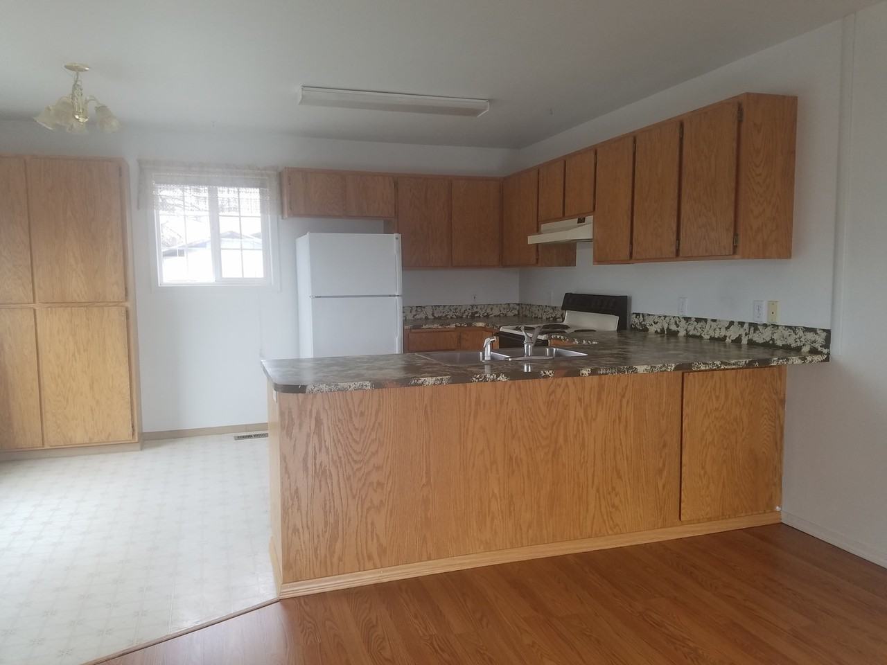 2243 Reeves Ct - Photo 3 of 8