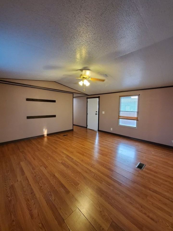 4914 Concho Rd - Photo 2 of 19