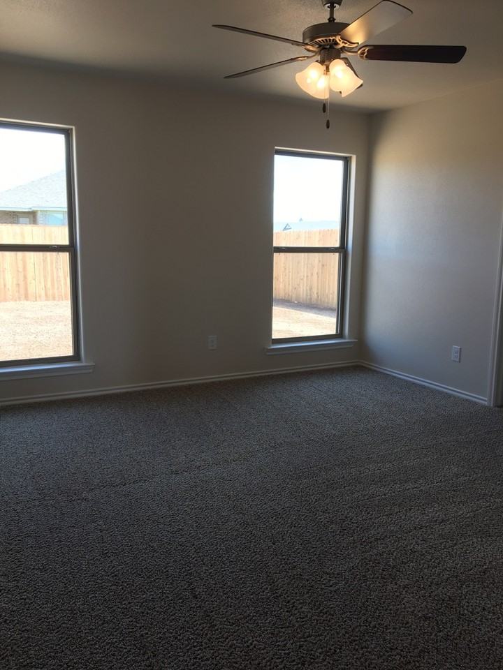 7418 103rd St - Photo 2 of 11
