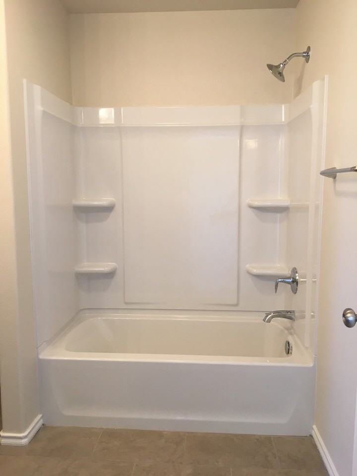 7418 103rd St - Photo 3 of 11