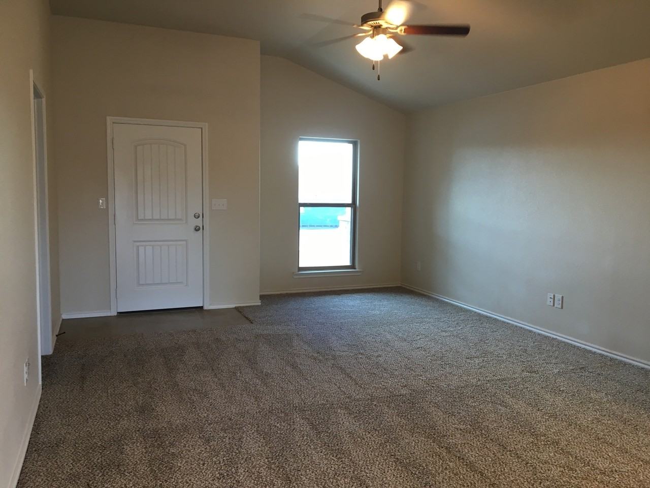 7418 103rd St - Photo 5 of 11
