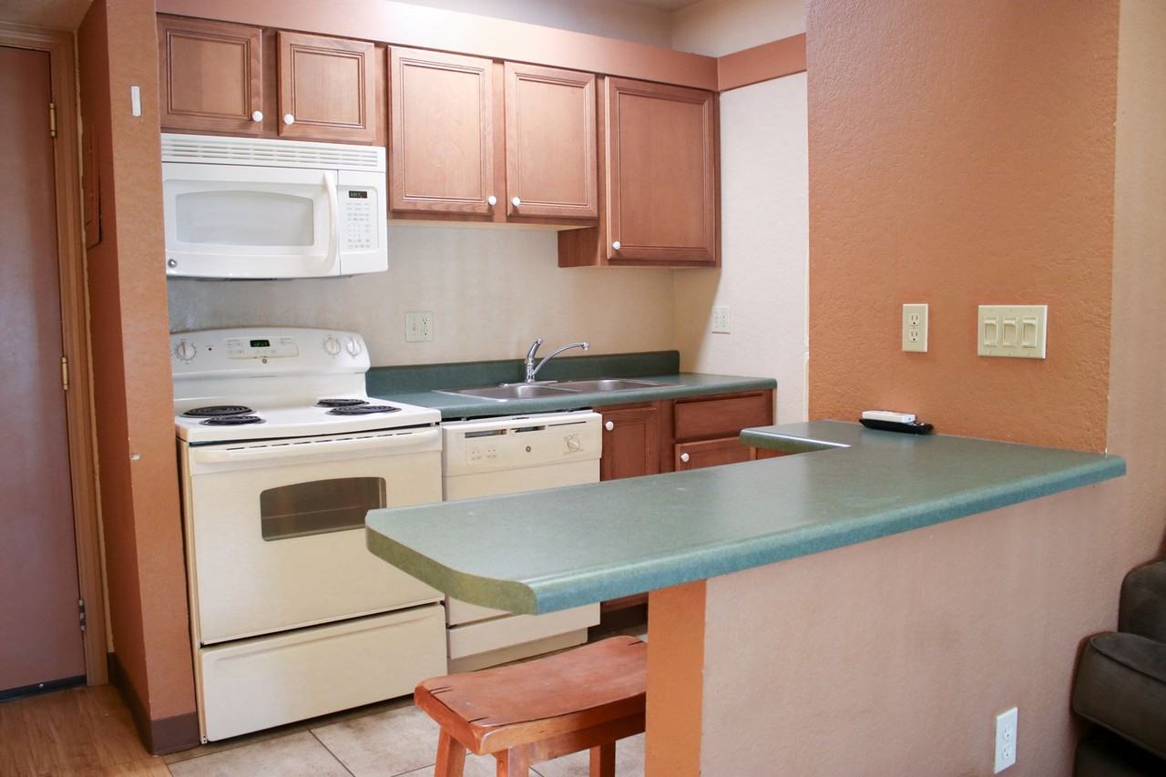 601 E Clark - Photo 3 of 20