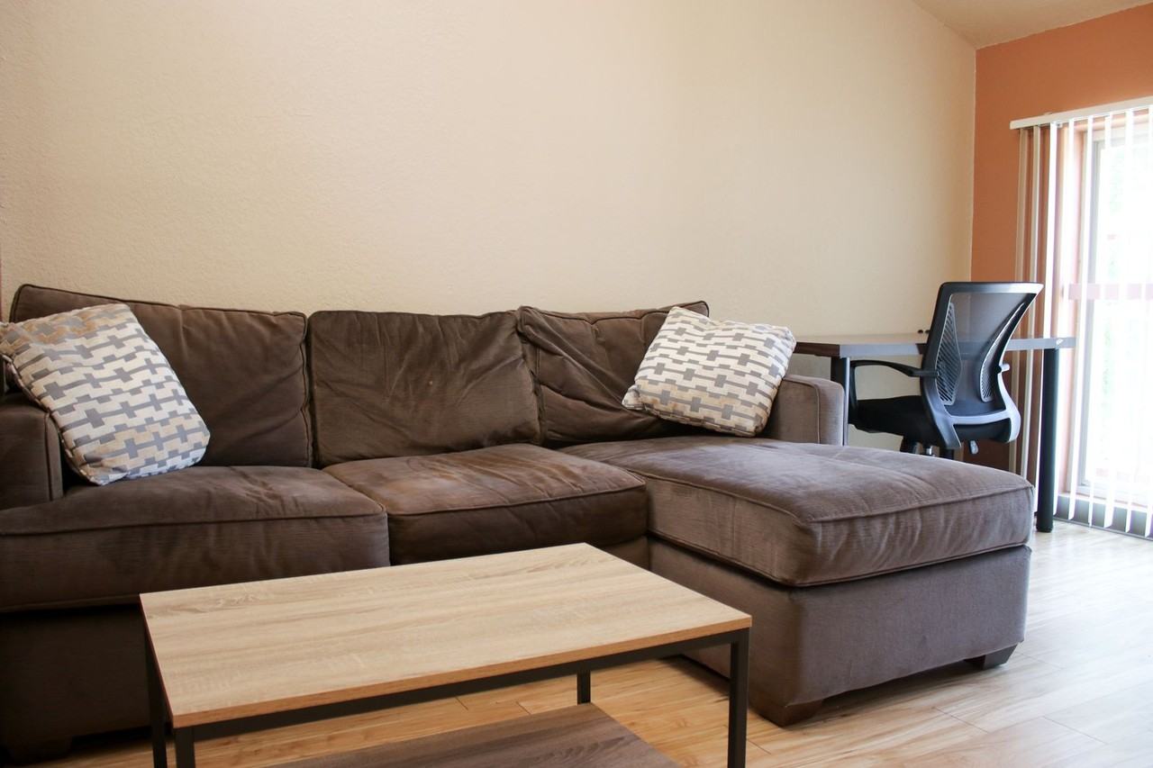 601 E Clark - Photo 7 of 20