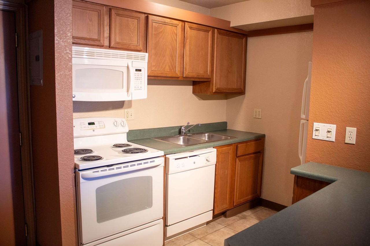 603 E Clark - Photo 3 of 23