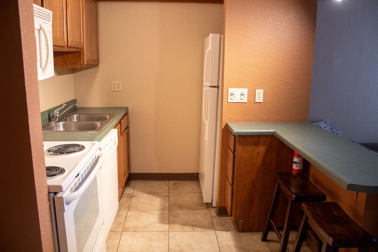 603 E Clark - Photo 5 of 23