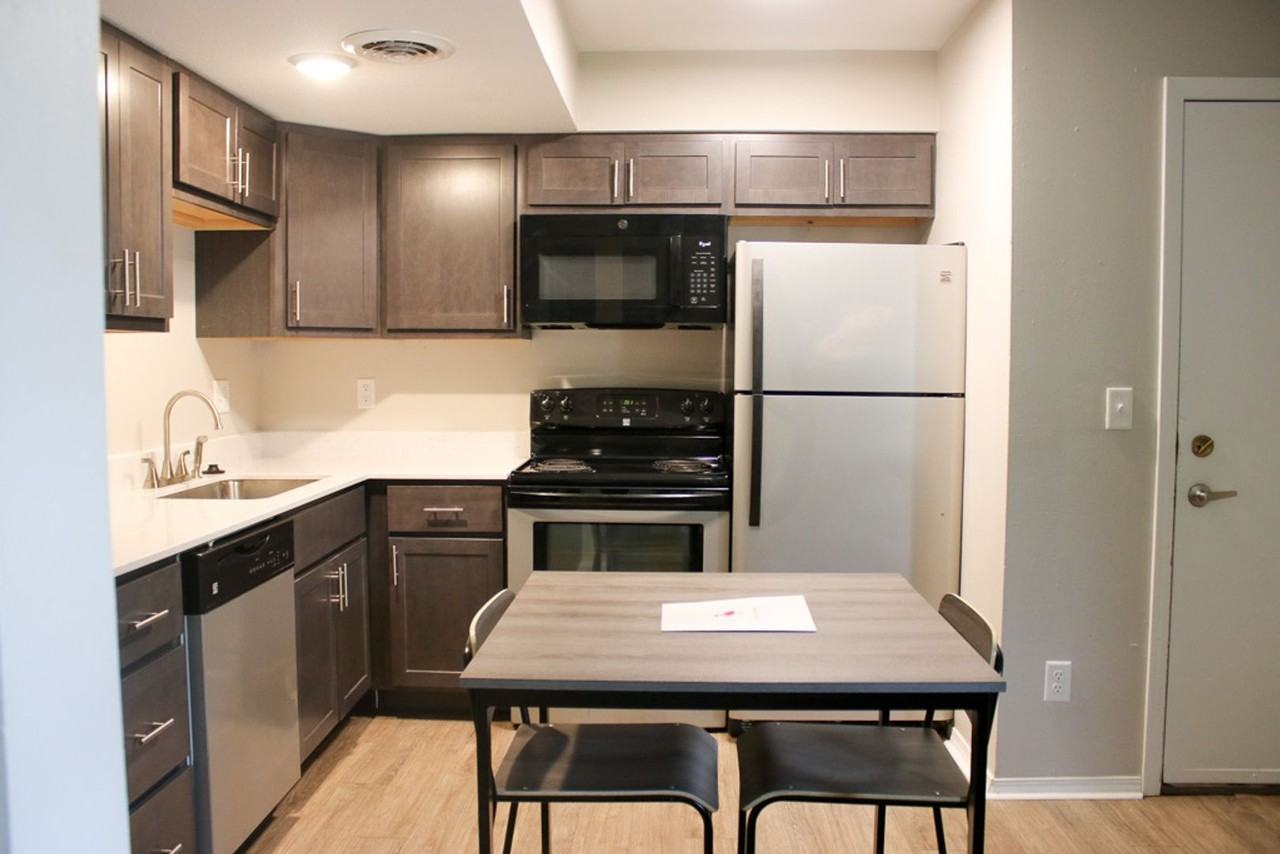 812 W Nevada - Photo 4 of 50
