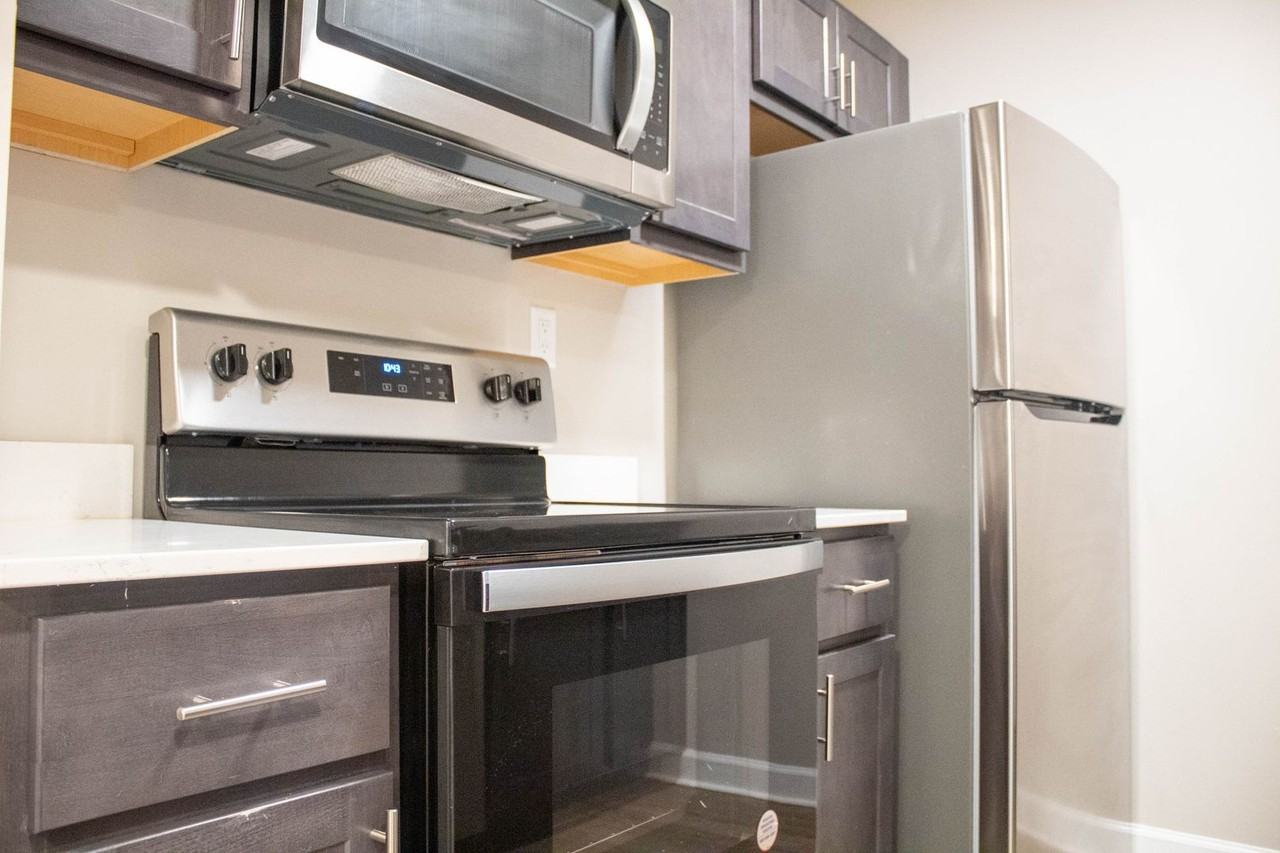 608 E White - Photo 7 of 45