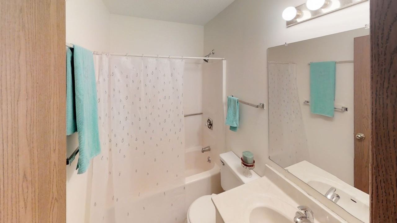 905 W Oregon - Photo 4 of 39