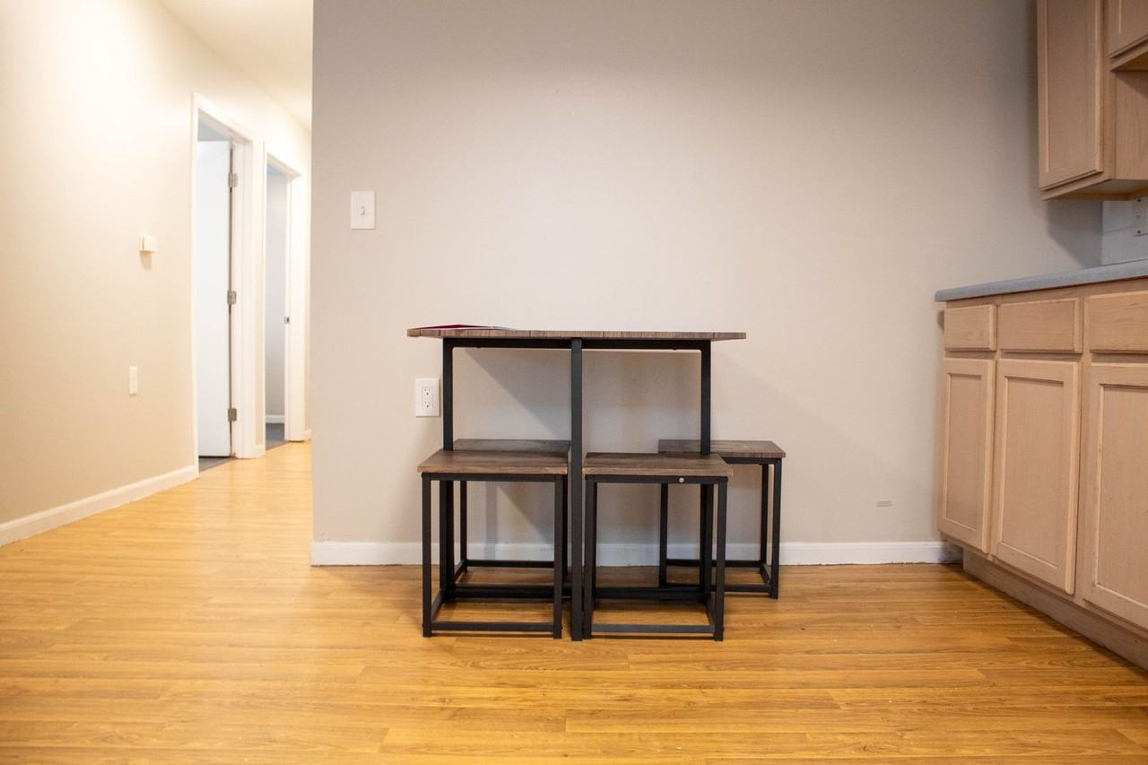 806 S Third - Photo 7 of 29