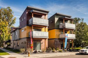 featured image of 722 N 4th St