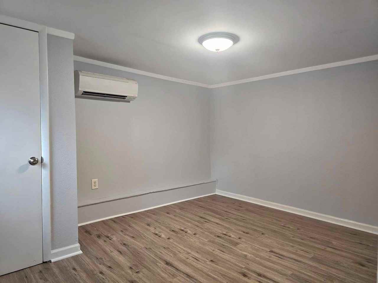 206 E Park St - Photo 2 of 14