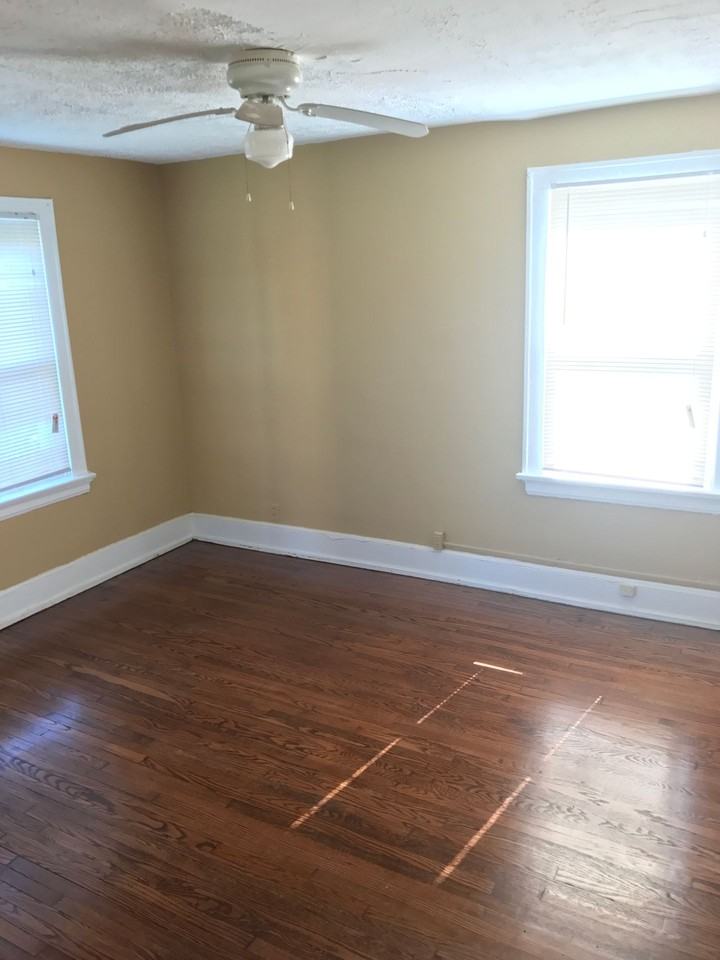 One-Bedroom Unit Available in Walnut Hills - Heat and Water Included - Photo 3 of 9