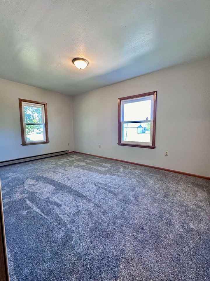955 4th St SW - Photo 4 of 16
