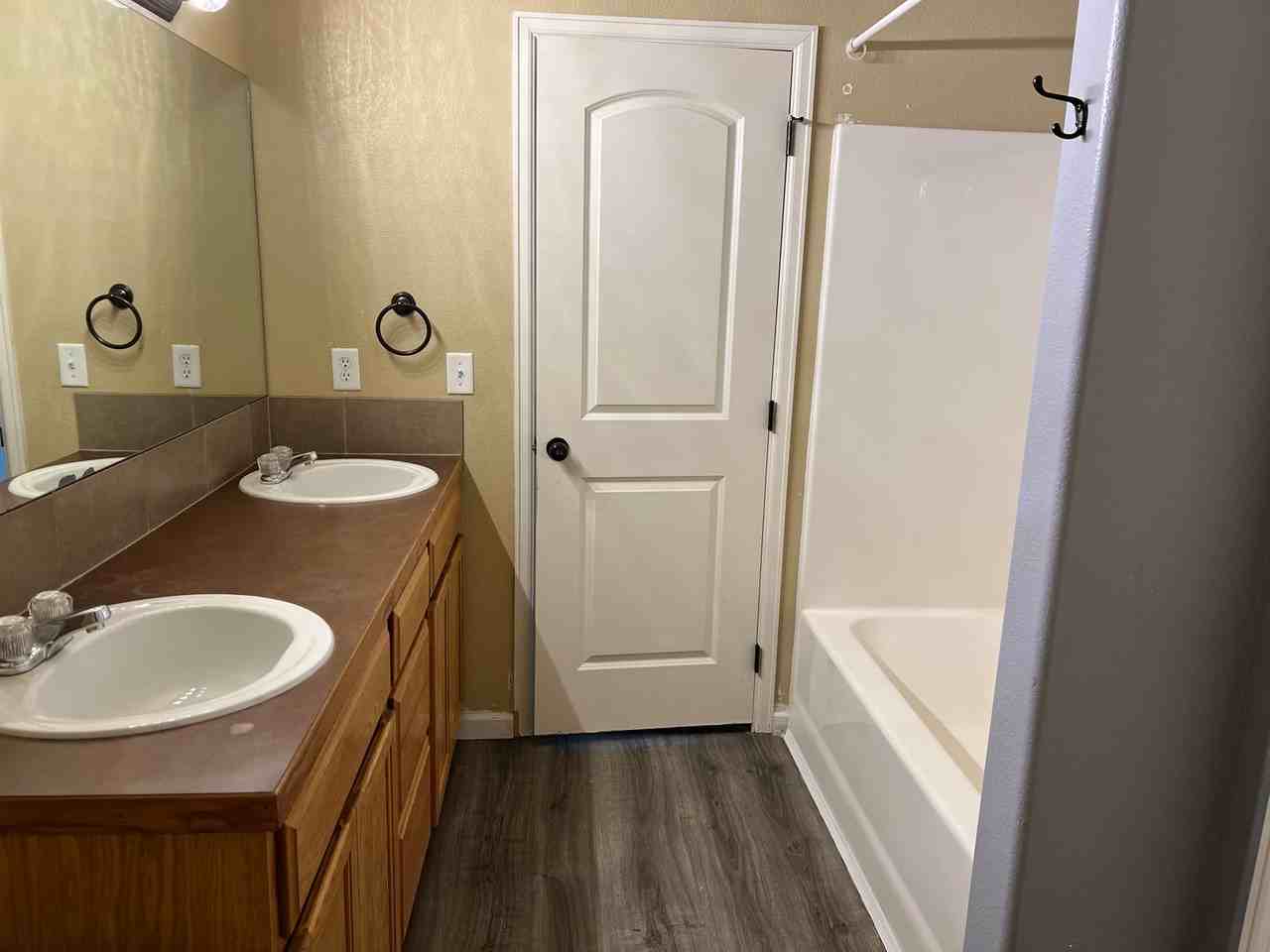 501 Desmet Dr - Photo 7 of 11