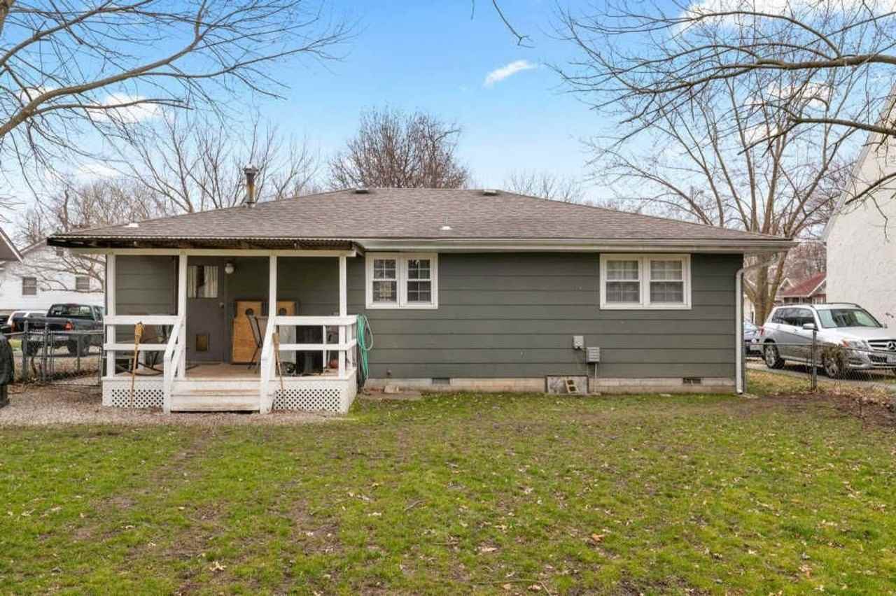 659 S Kickapoo Ave - Photo 2 of 20