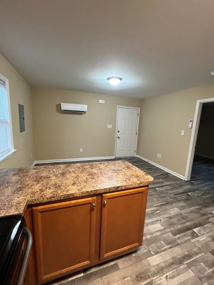 153B Whiting Ave - Photo 4 of 9