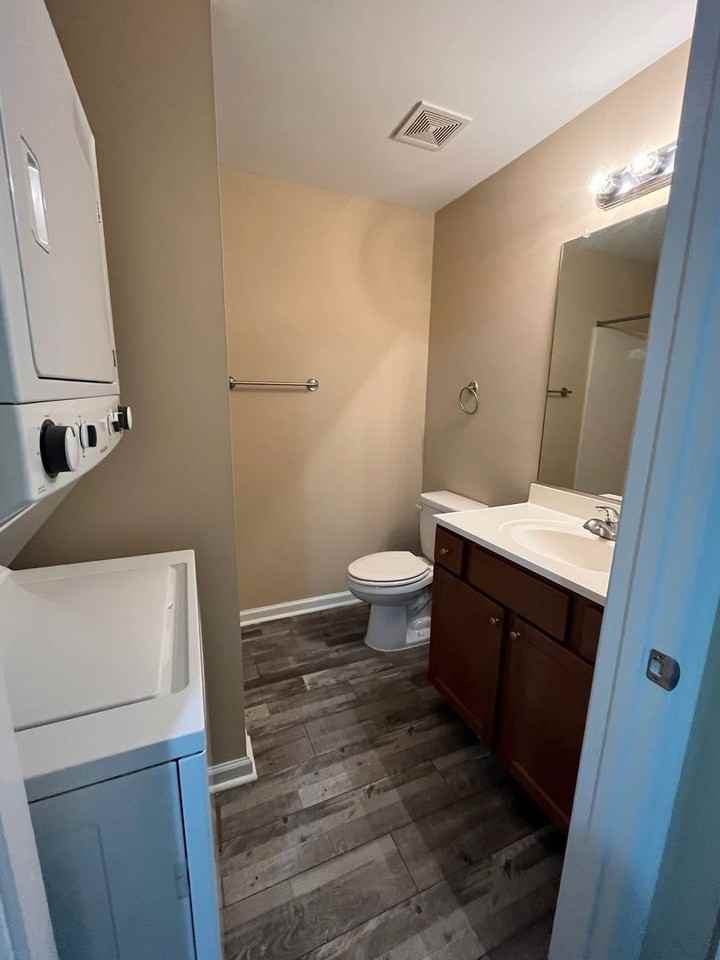 153B Whiting Ave - Photo 6 of 9