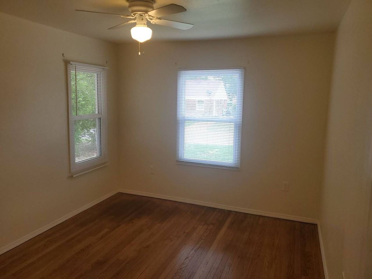 2143 Ne 19th St - Photo 3 of 17