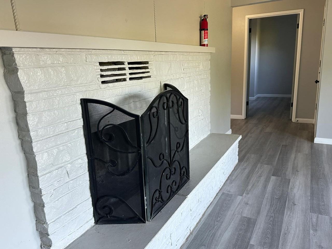 110 Colonial Dr - Photo 3 of 19