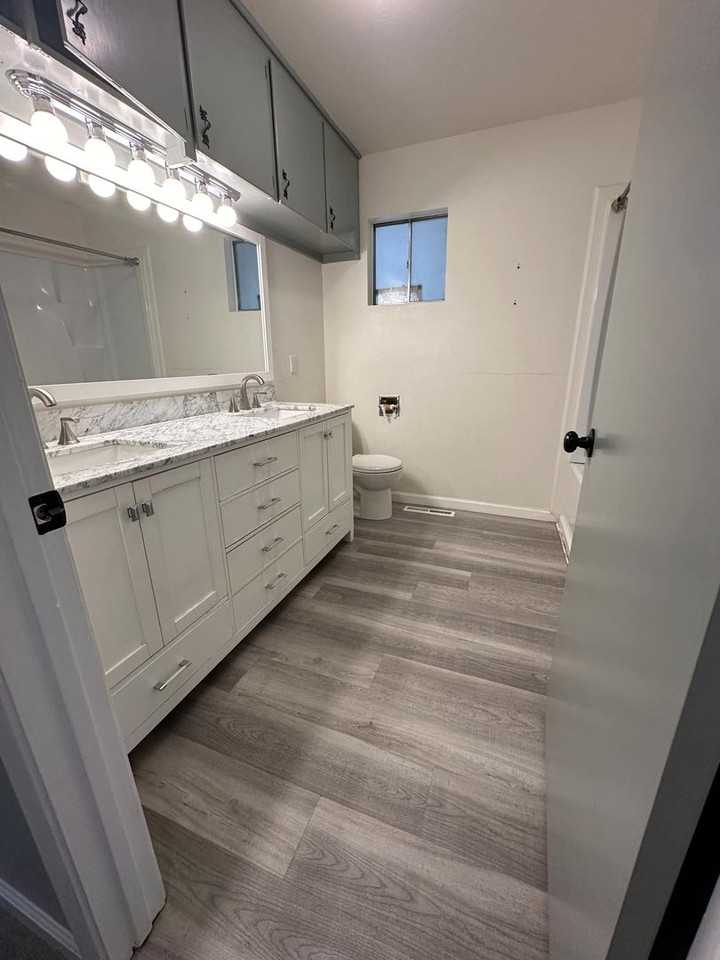 110 Colonial Dr - Photo 4 of 19