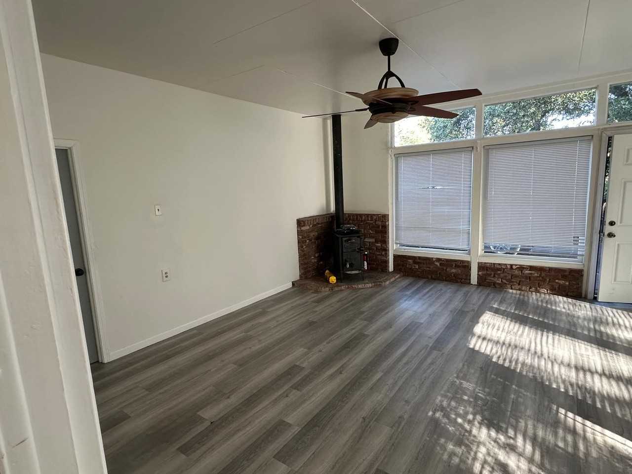 110 Colonial Dr - Photo 5 of 19