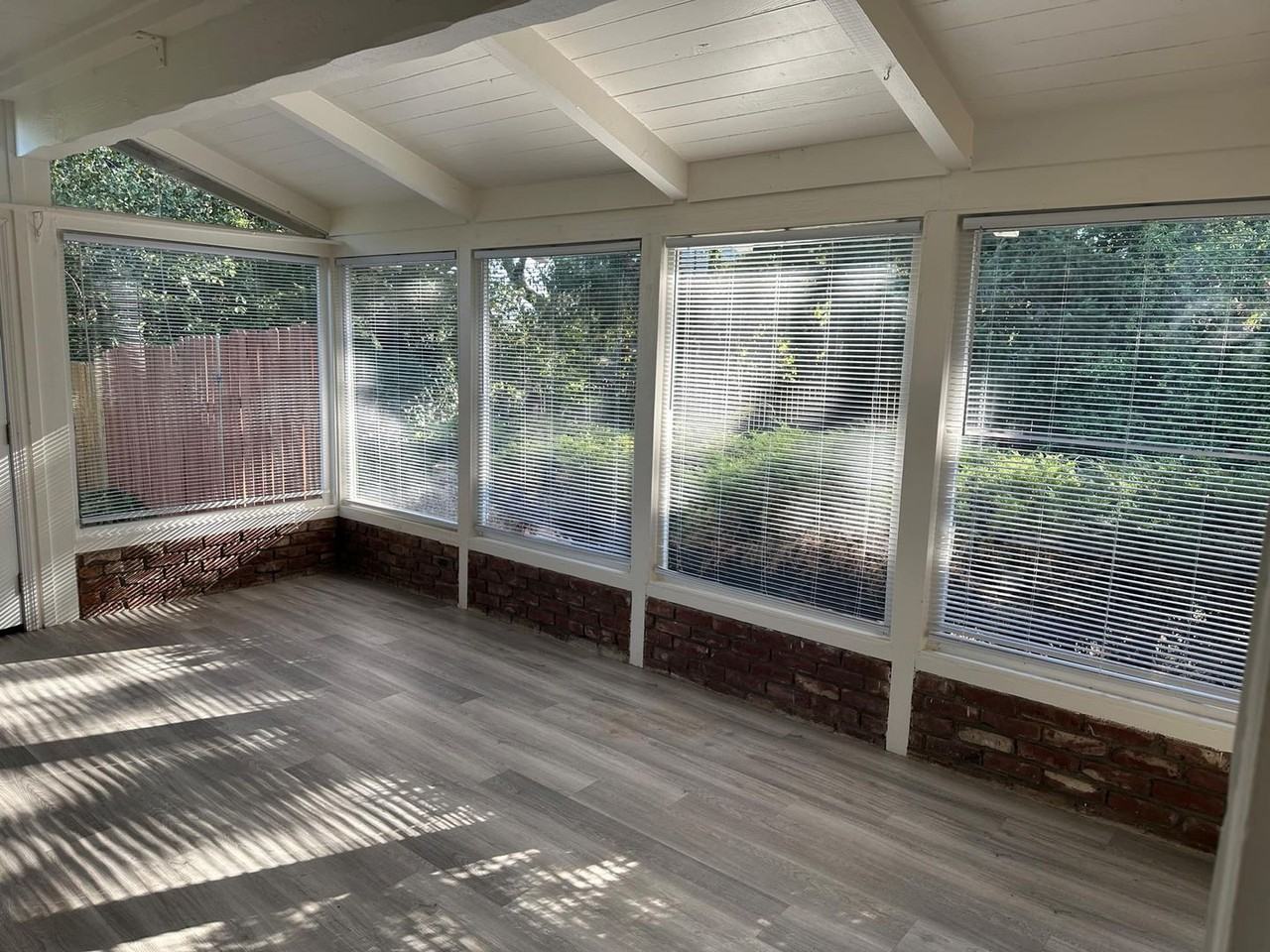 110 Colonial Dr - Photo 2 of 19