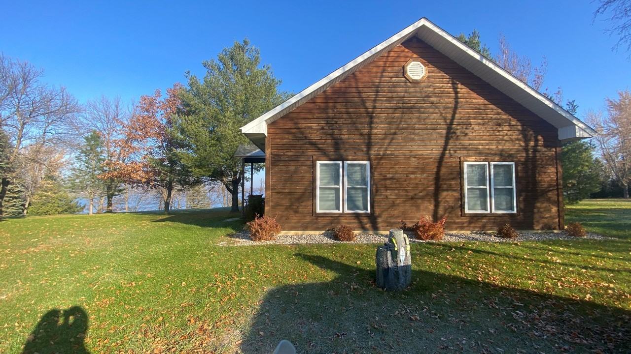 4555 Jerome Rd Ne - Photo 2 of 21