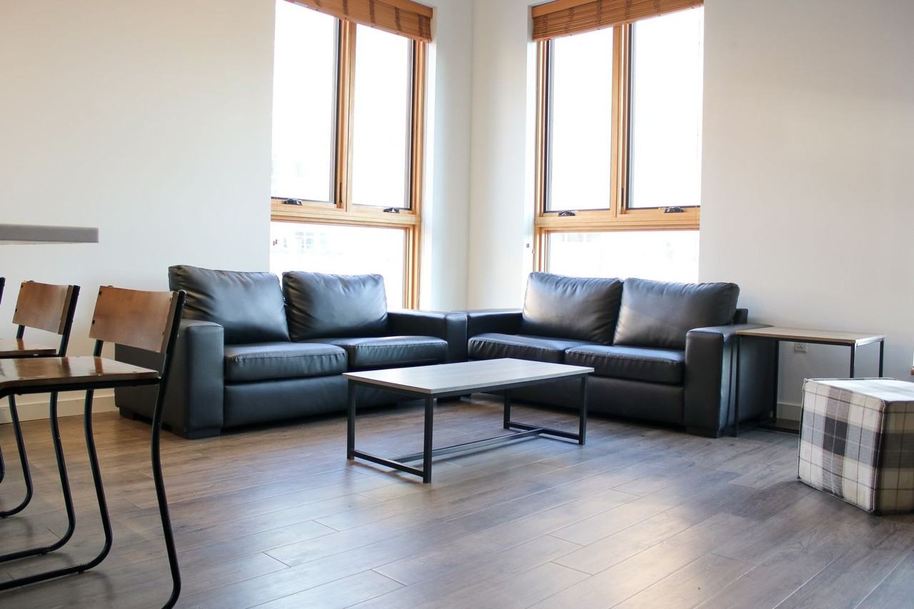 512 E Green - Photo 4 of 50