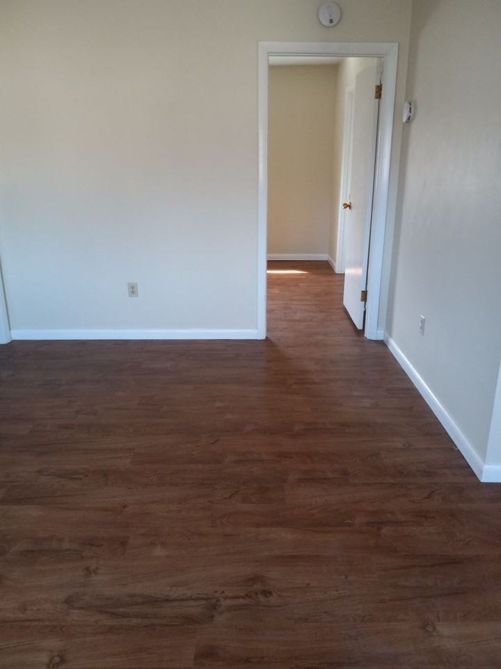 Brick Row Commons - Photo 6 of 9