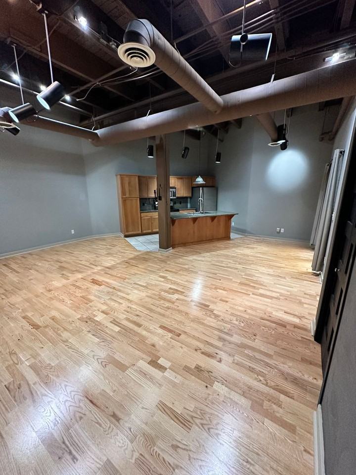 315 W Riverside Ave #305 - Photo 2 of 14