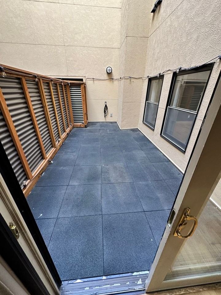 315 W Riverside Ave #305 - Photo 7 of 12