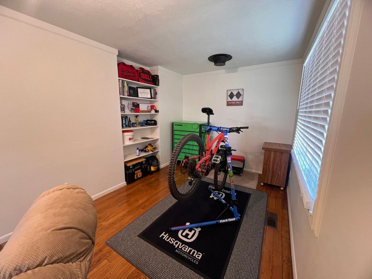 1350 Meade Ave - Photo 3 of 21