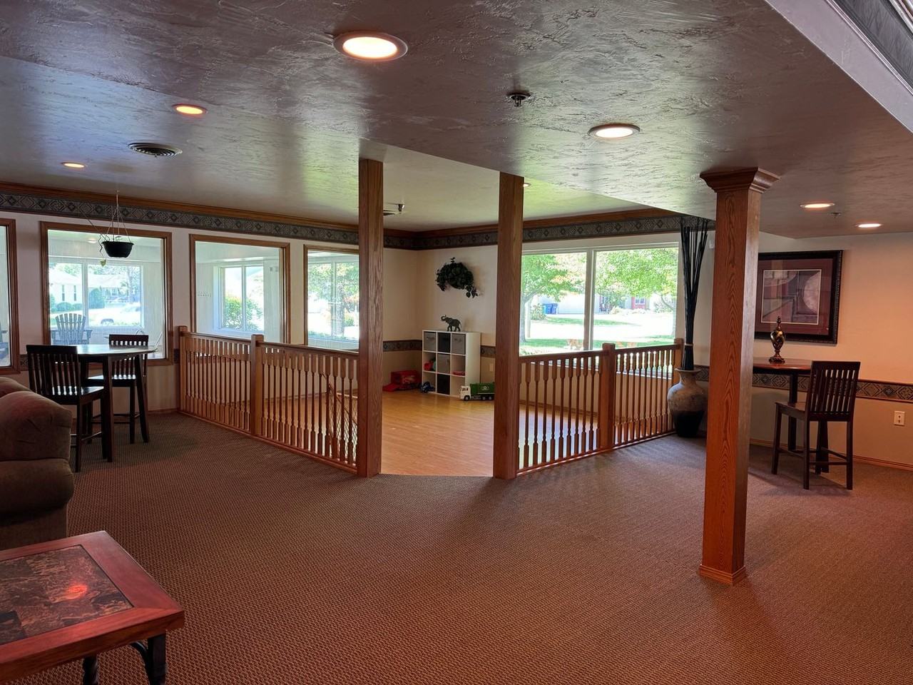 Colonial Court Apartments - Photo 3 of 50