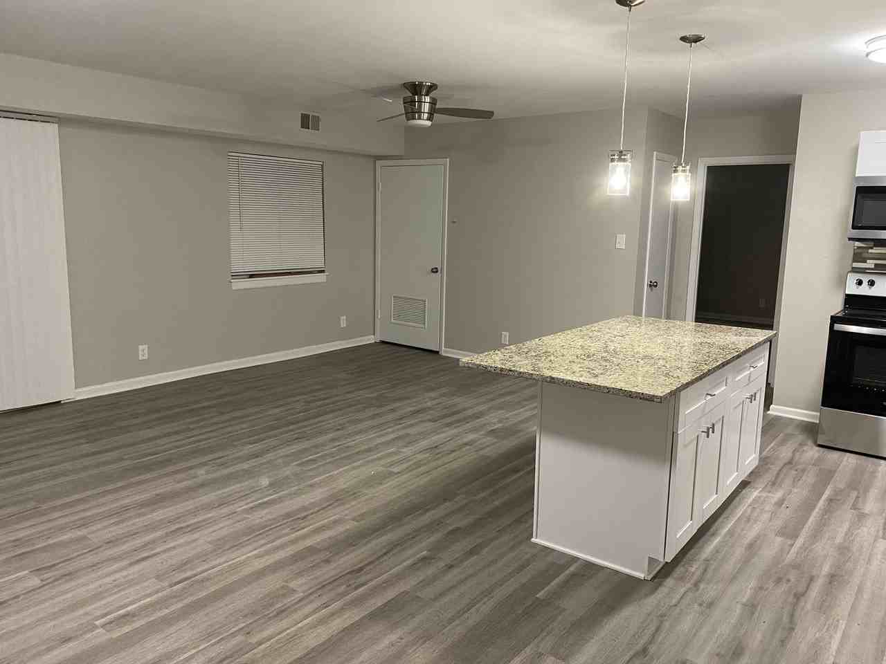 6220 Edsall Rd - Photo 3 of 14