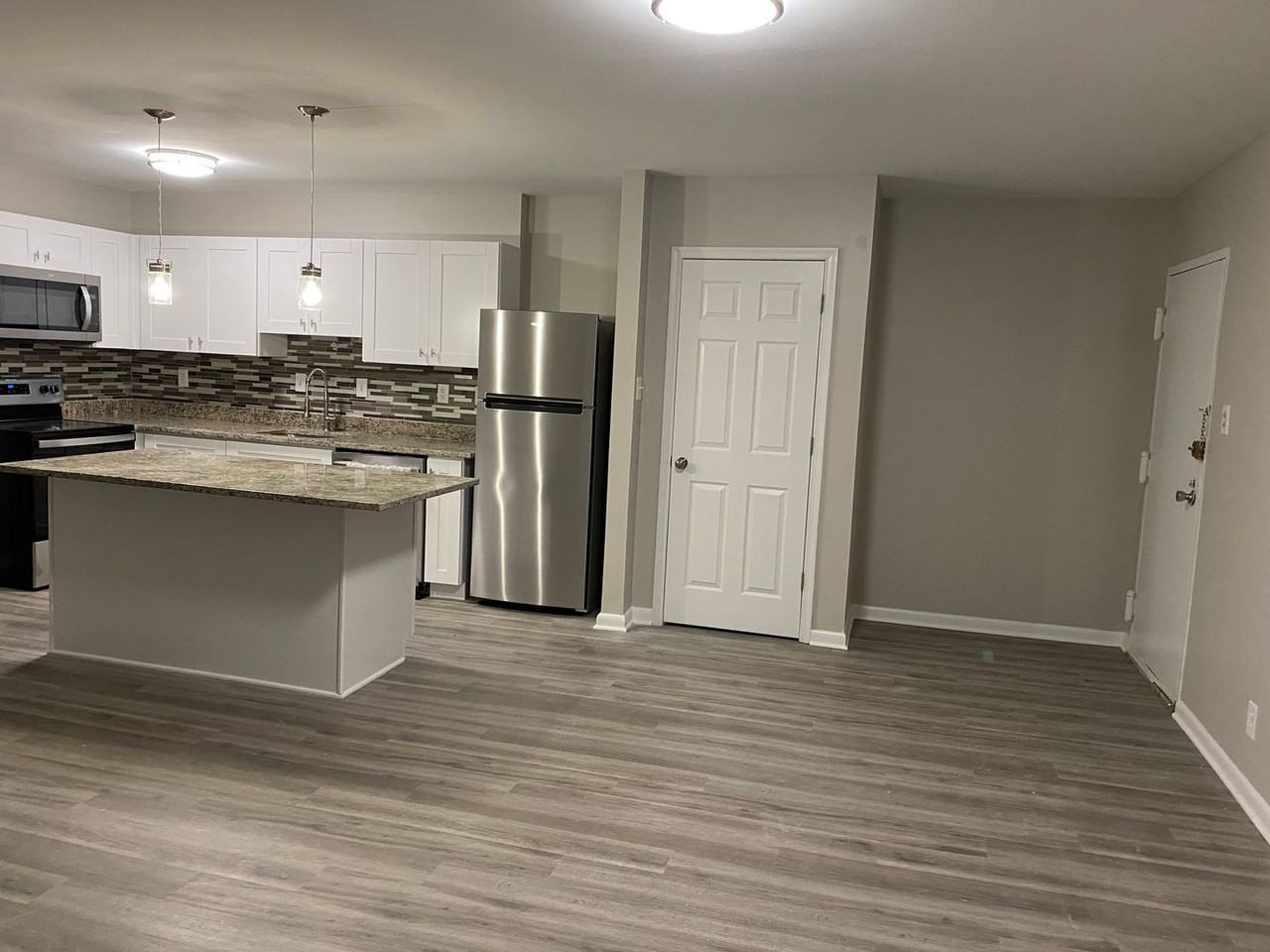 6220 Edsall Rd - Photo 7 of 14