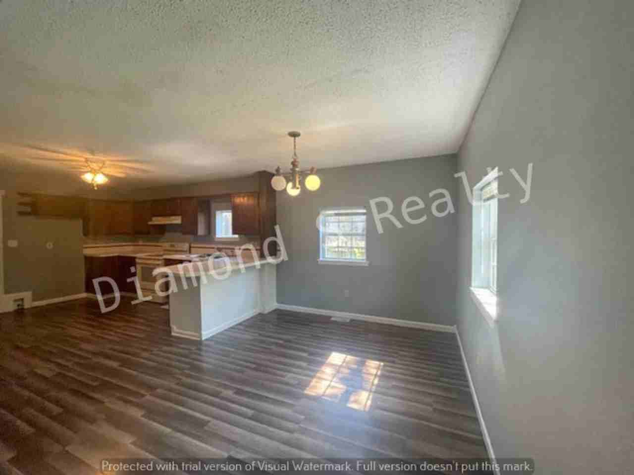 2119 N Howard Ave - Photo 3 of 17