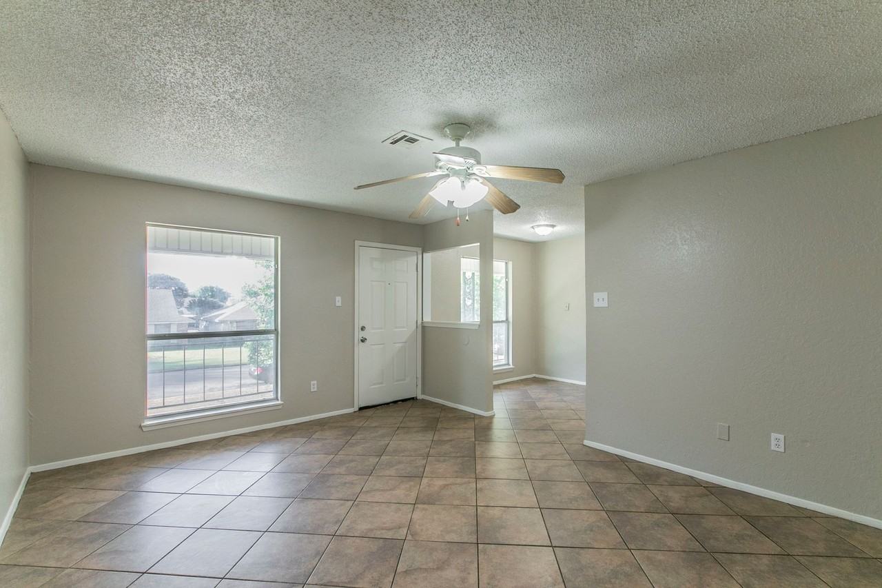 Creole Apartments - Photo 3 of 16