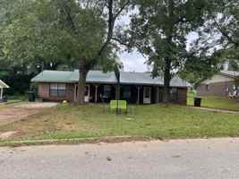 featured image of 1013 N 1st St #B