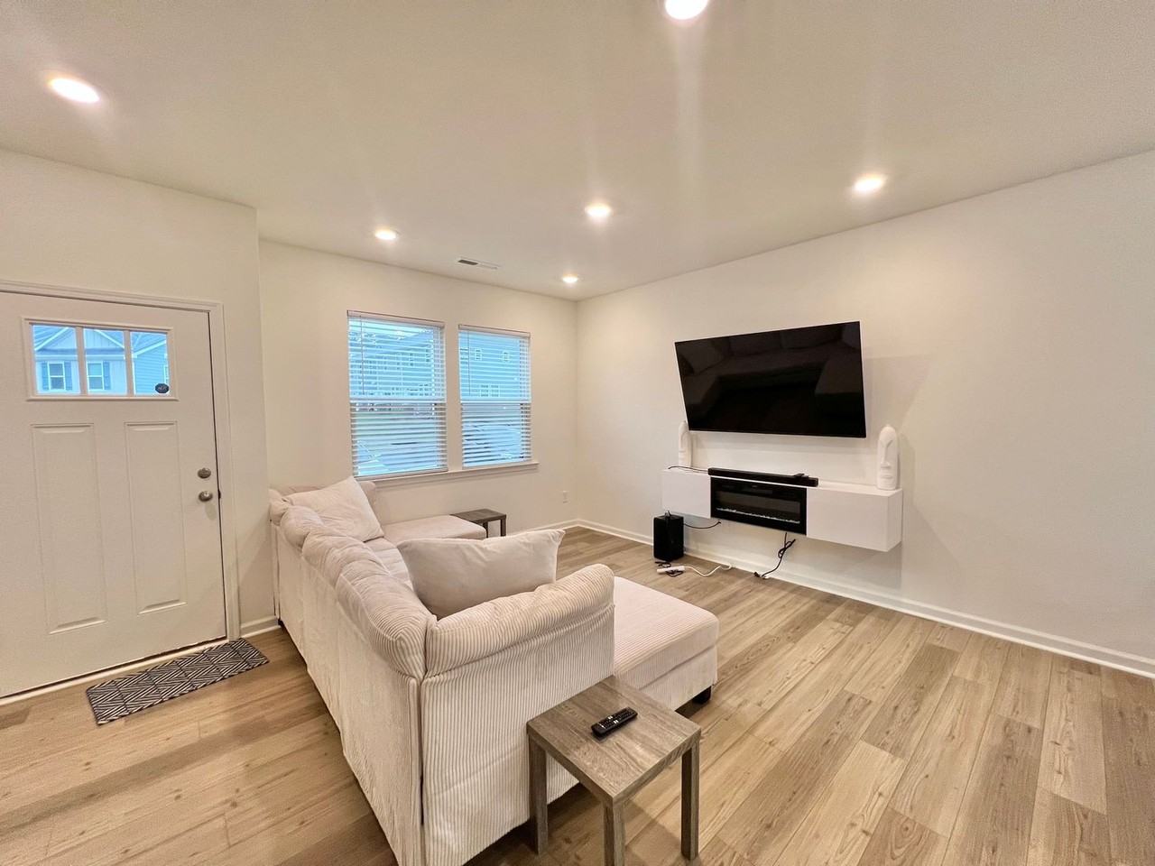 3096 Spline Cir - Photo 2 of 24
