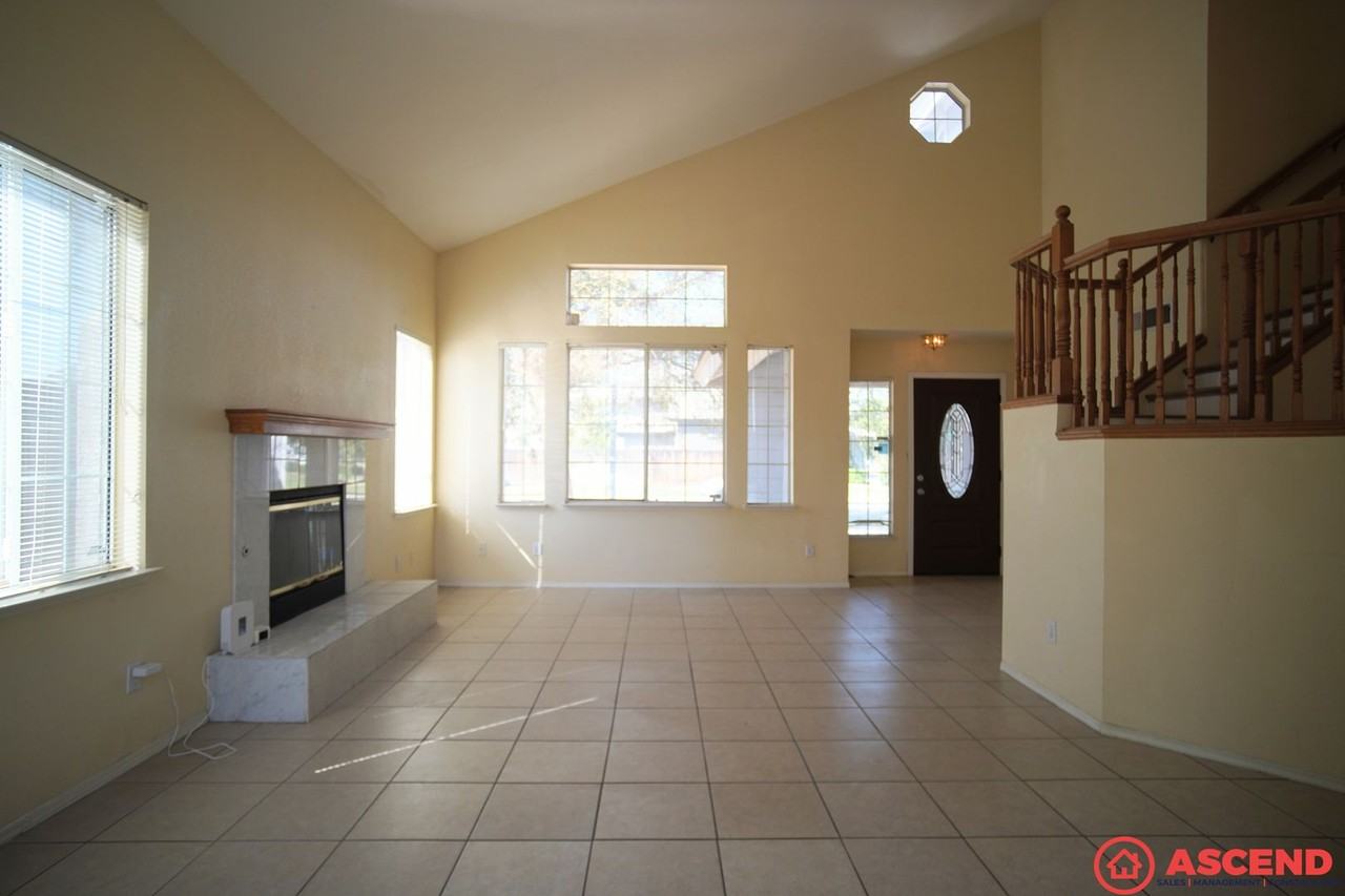 10801 Galway Bay Dr - Photo 2 of 17