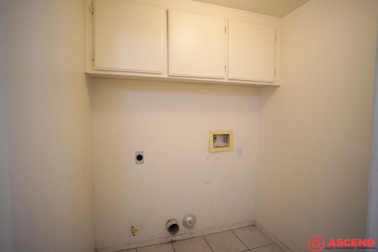 10801 Galway Bay Dr - Photo 4 of 17