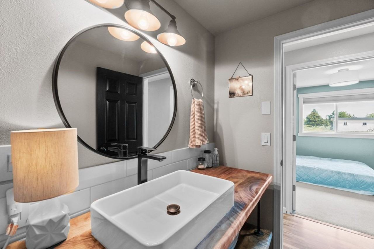 16958 Varco Rd - Photo 3 of 14