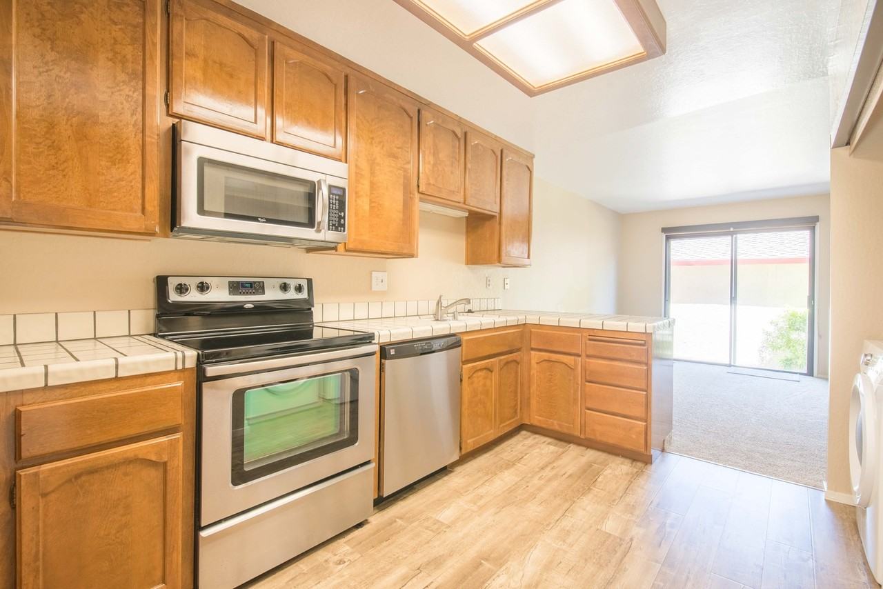 2036 Stone Pine Ct - Photo 6 of 16