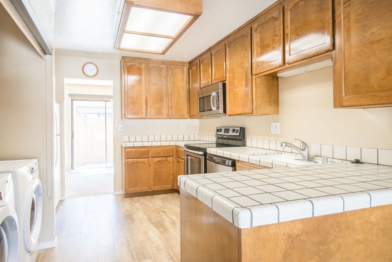 2036 Stone Pine Ct - Photo 7 of 16