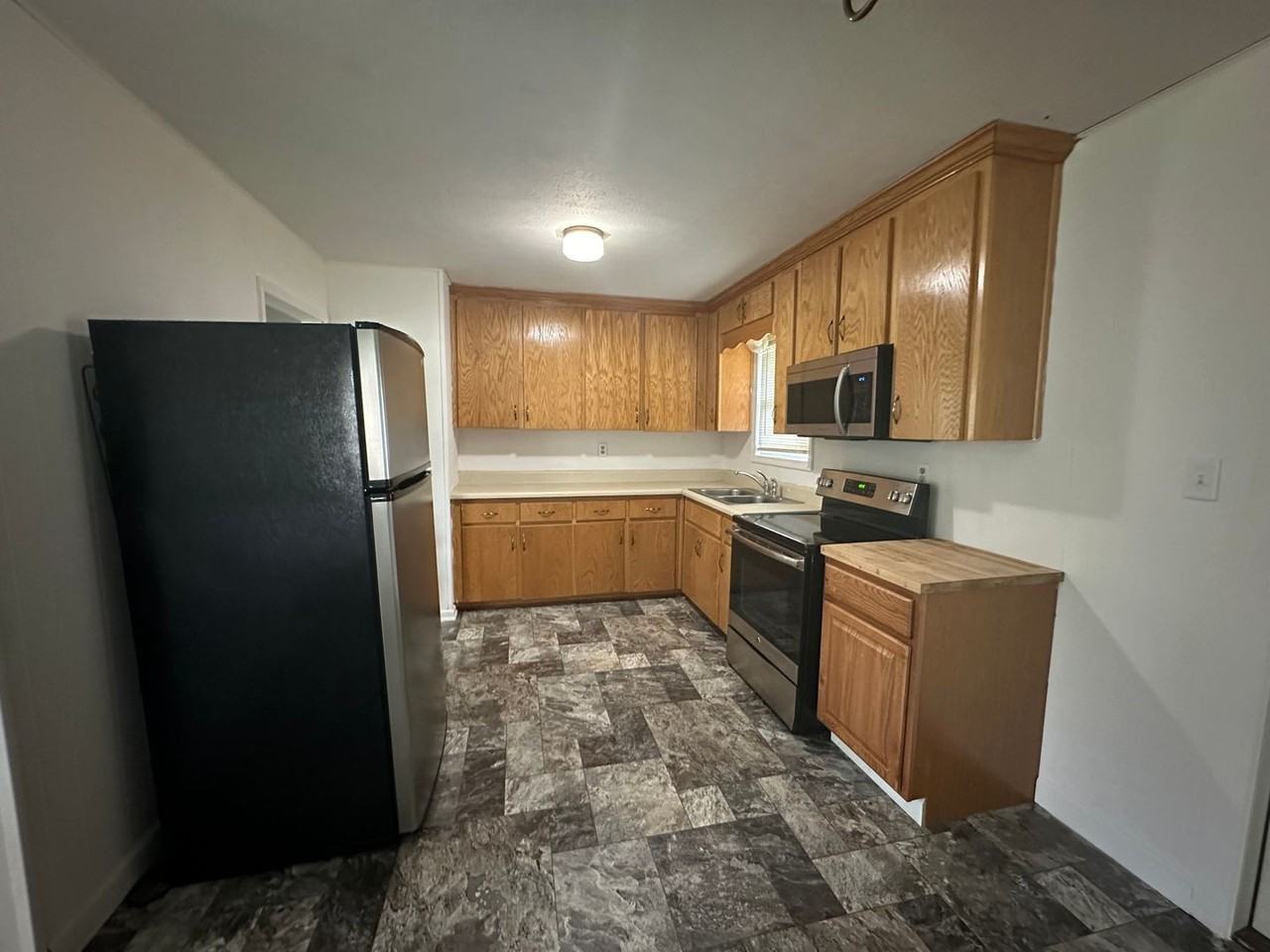 270 Woodard Ave - Photo 6 of 16