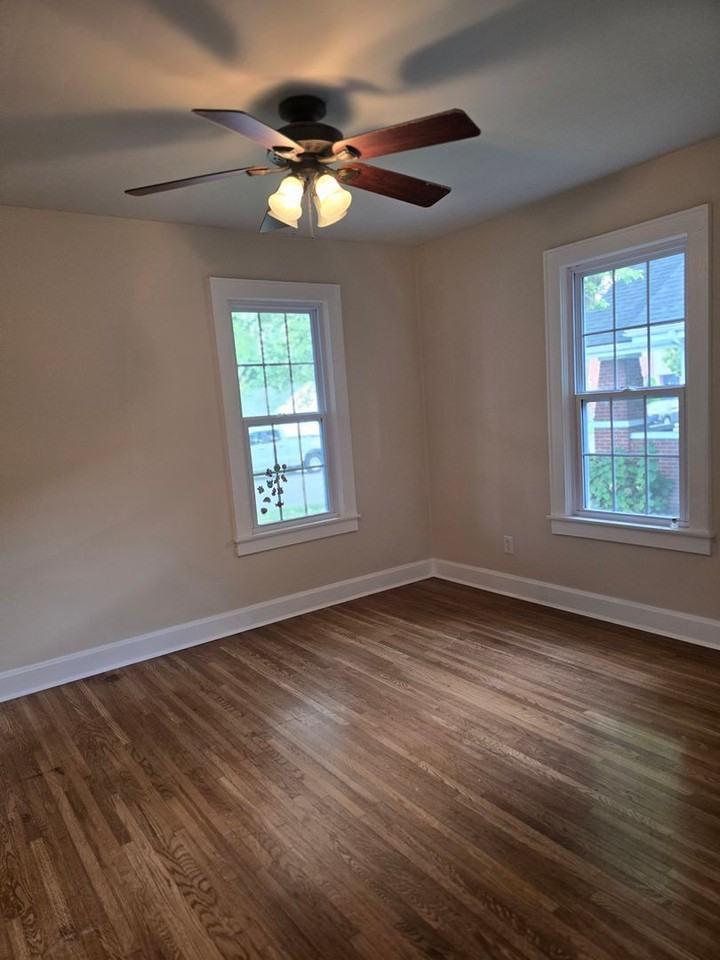1010 Audubon Ave - Photo 3 of 17